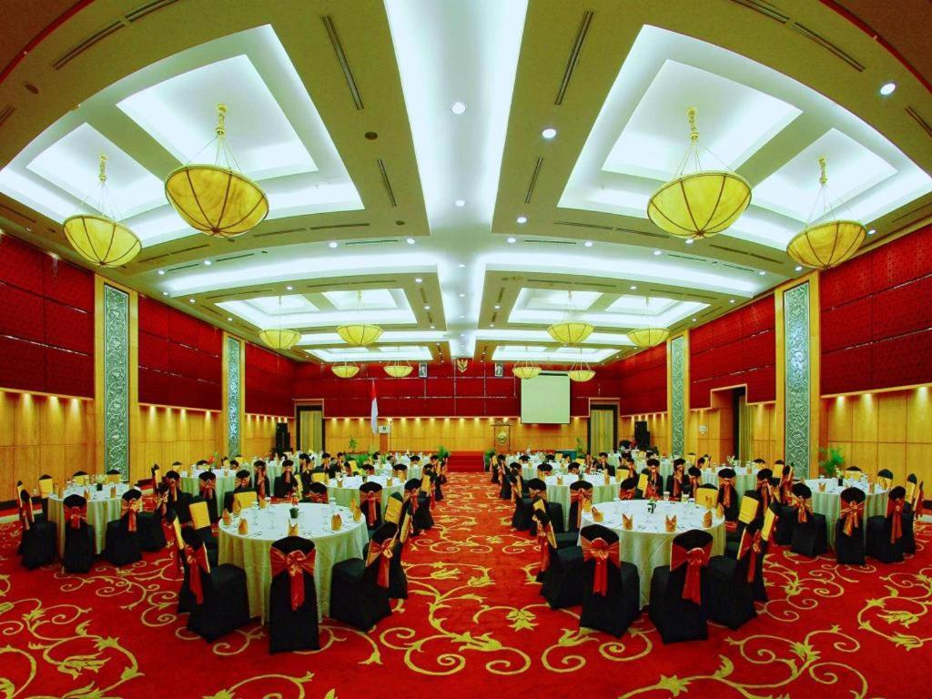 Grand Basko Hotel Padang  Ngoại thất bức ảnh